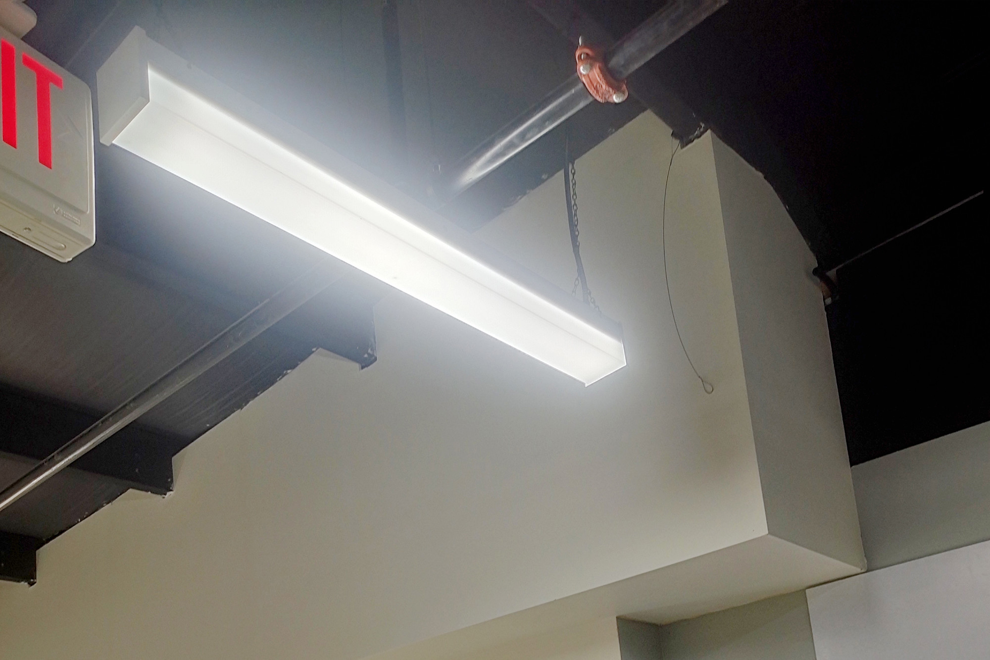 ultimo caso aziendale circa Applicazioni avvolgenti delle luci del LED